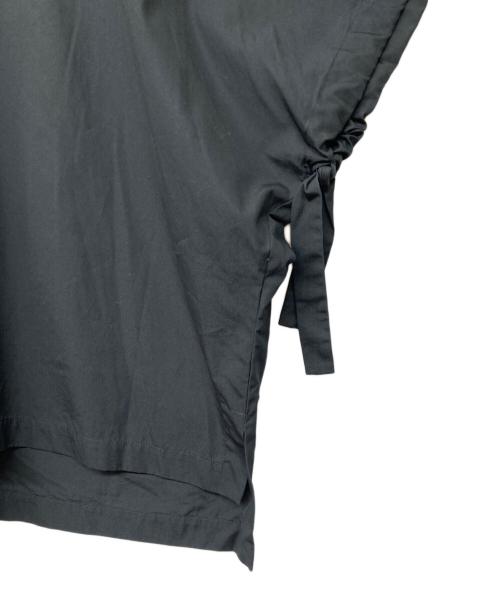 TOMORROW LAND（トゥモローランド）TOMORROW LAND (トゥモローランド) コットントロピカル リボンカフスＶネックブラウス ネイビー サイズ:36の古着・服飾アイテム