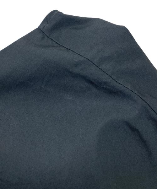 TOMORROW LAND（トゥモローランド）TOMORROW LAND (トゥモローランド) コットントロピカル リボンカフスＶネックブラウス ネイビー サイズ:36の古着・服飾アイテム