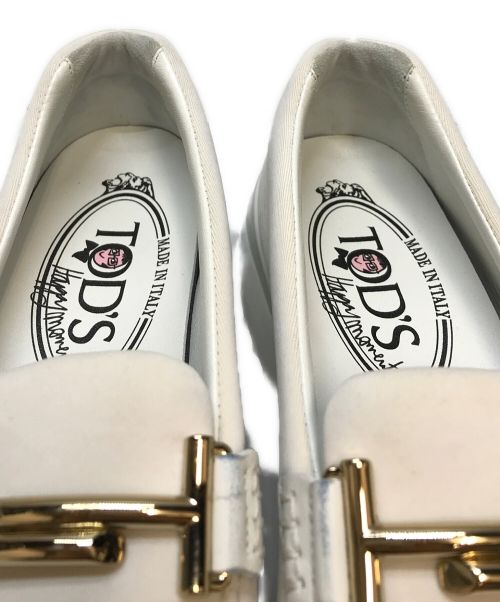 TOD'S（トッズ）TOD'S (トッズ) Alber Elbaz (アルベール エルバス) ダブルT モカシンスニーカー ホワイト サイズ:35の古着・服飾アイテム