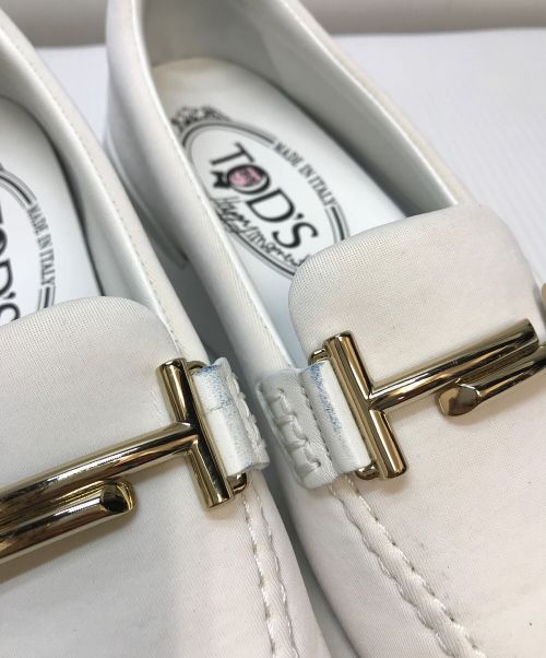TOD'S（トッズ）TOD'S (トッズ) Alber Elbaz (アルベール エルバス) ダブルT モカシンスニーカー ホワイト サイズ:35の古着・服飾アイテム