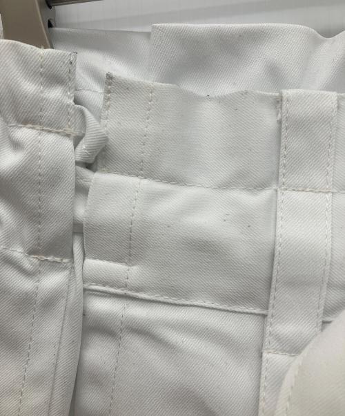 me ISSEY MIYAKE（ミーイッセイ ミヤケ）me ISSEY MIYAKE (ミーイッセイ ミヤケ) ベルト付ワイドパンツ ホワイト サイズ:-の古着・服飾アイテム