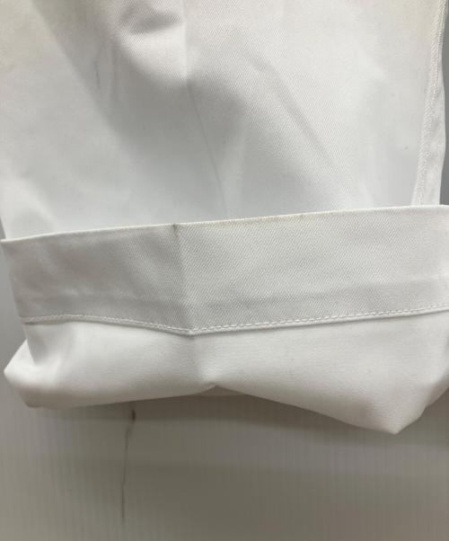 me ISSEY MIYAKE（ミーイッセイ ミヤケ）me ISSEY MIYAKE (ミーイッセイ ミヤケ) ベルト付ワイドパンツ ホワイト サイズ:-の古着・服飾アイテム