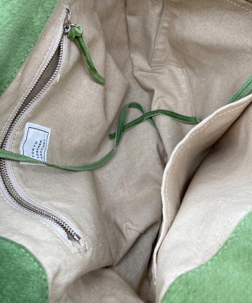 TOKYO LEATHER FACTORY（トウキョウ レザー ファクトリー）TOKYO LEATHER FACTORY (トウキョウ レザー ファクトリー) 洗える革のドロップトートバッグ グリーンの古着・服飾アイテム