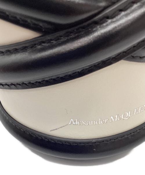 ALEXANDER McQUEEN（アレキサンダーマックイーン）ALEXANDER McQUEEN (アレキサンダーマックイーン) カーブミニ ショルダーバッグ ホワイトの古着・服飾アイテム