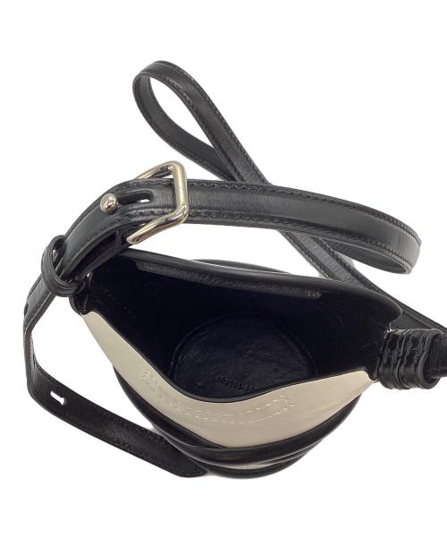 ALEXANDER McQUEEN（アレキサンダーマックイーン）ALEXANDER McQUEEN (アレキサンダーマックイーン) カーブミニ ショルダーバッグ ホワイトの古着・服飾アイテム