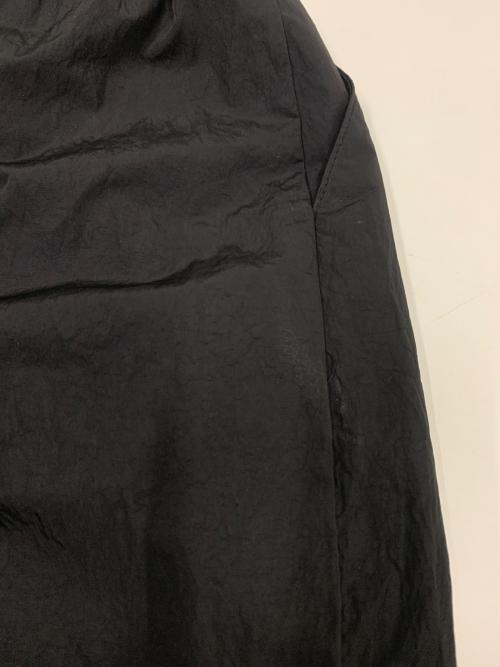 AKTE（アクテ）AKTE (アクテ) ボリュームナイロンパンツ ブラック サイズ:Fの古着・服飾アイテム