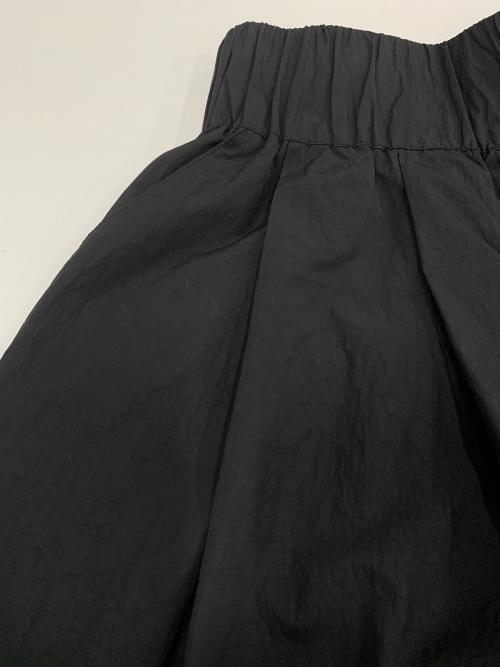 AKTE（アクテ）AKTE (アクテ) ボリュームナイロンパンツ ブラック サイズ:Fの古着・服飾アイテム