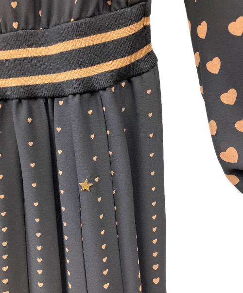 MUVEIL（ミュベール）MUVEIL (ミュベール) CONVERSE TOKYO (コンバーストウキョウ) プリーツワンピース ブラック サイズ:F　の古着・服飾アイテム