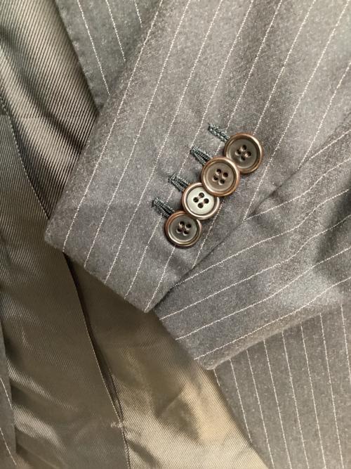 kiton（キートン）kiton (キートン) セットアップスーツ ブラウン サイズ:8Rの古着・服飾アイテム