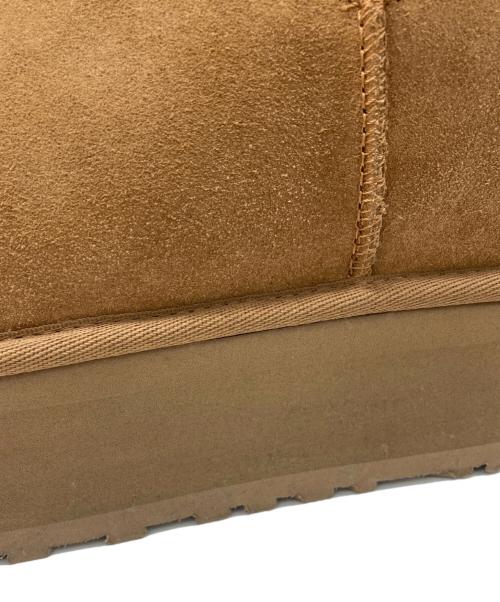 UGG（アグ）UGG (アグ) クラシックディッパーサイドジップブーツ ベージュ サイズ:25の古着・服飾アイテム