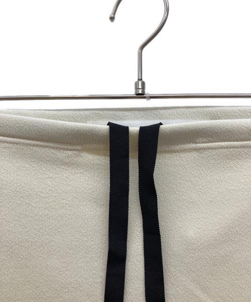 COGTHEBIGSMOKE（コグザビッグスモーク）COGTHEBIGSMOKE (コグザビッグスモーク) FIA SKIRT アイボリー サイズ:FREEの古着・服飾アイテム