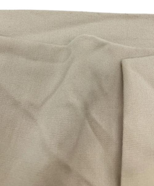 L'appartement（アパルトモン）L'appartement (アパルトモン) Dry Tropical Cargo Skirt　ドライトロピカルカーゴスカート ベージュ サイズ:36の古着・服飾アイテム