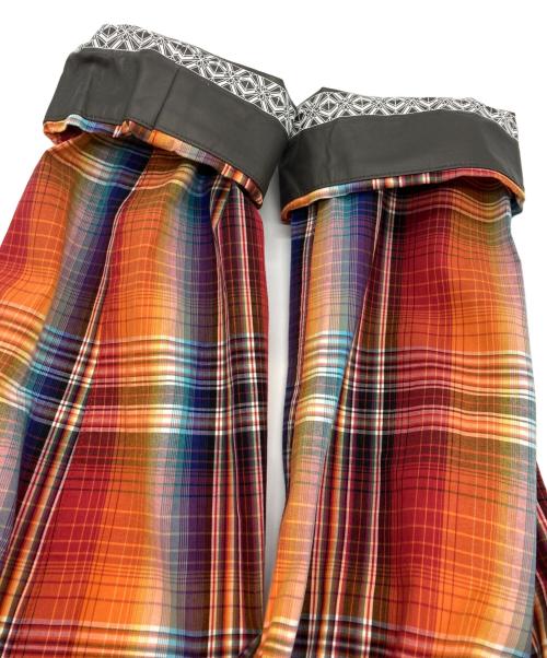 WHITE MOUNTAINEERING（ホワイトマウンテ二アニング）WHITE MOUNTAINEERING (ホワイトマウンテ二アニング) マウンテンパーカー レッドの古着・服飾アイテム