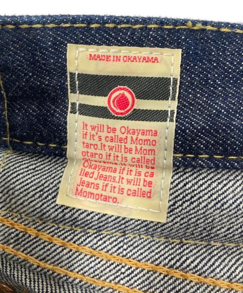 MOMOTARO JEANS（桃太郎ジーンズ）MOMOTARO JEANS (桃太郎ジーンズ) 14.7oz 出陣 レギュラーライズタイトストレート インディゴ サイズ:W26 未使用品の古着・服飾アイテム