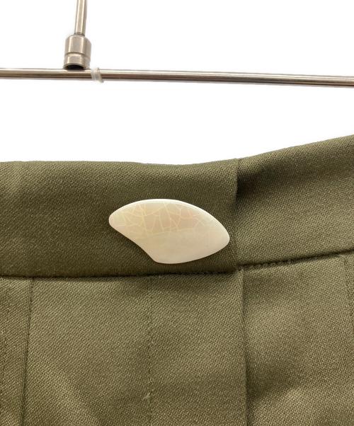 MURRAL（ミューラル）MURRAL (ミューラル) アシンメトリープリーツスカート カーキ サイズ:38の古着・服飾アイテム