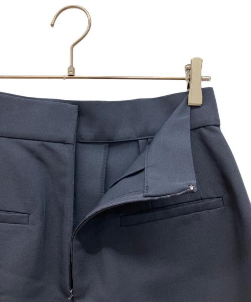 uncrave（アンクレイヴ3.）uncrave (アンクレイヴ) エコ ドライ チノ Ｉラインスカート ネイビー サイズ:2 未使用品の古着・服飾アイテム
