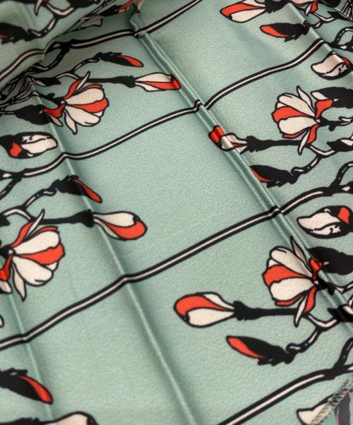 ANAYI（アナイ）ANAYI (アナイ) サテンフラワープリントプリーツスカート ミントグリーン サイズ:40の古着・服飾アイテム