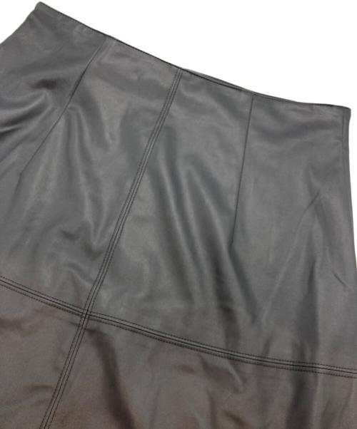MaxMara LEISURE（マックスマーラレジャー）MaxMara LEISURE (マックスマーラレジャー) レザールック ジャージー スカート グレー サイズ:XSの古着・服飾アイテム