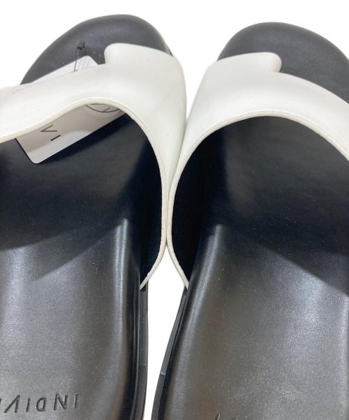 INDIVI（インディヴィ）INDIVI (インディヴィ) フラットソールサンダル ホワイト サイズ:SIZE 35の古着・服飾アイテム