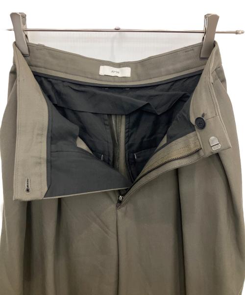 ATON（エイトン）ATON (エイトン) COMPACT WOOLツータックワイドパンツ カーキ サイズ:SIZE 00の古着・服飾アイテム