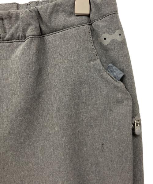 alk phenix（アルクフェニックス）alk phenix (アルクフェニックス) DOU PANTS TECH-URAKE グレー サイズ:M　　の古着・服飾アイテム