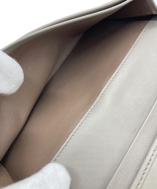 BOTTEGA VENETA（ボッテガベネタ）BOTTEGA VENETA (ボッテガベネタ) イントレチャート2つ折り財布 グレージュの古着・服飾アイテム