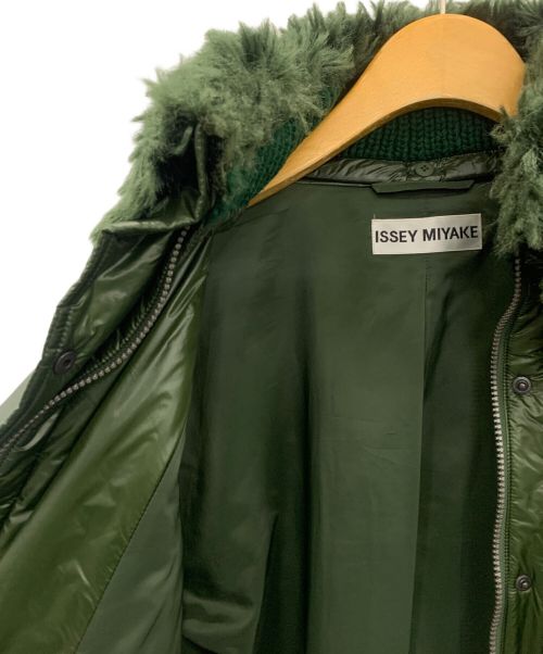 ISSEY MIYAKE（イッセイミヤケ）ISSEY MIYAKE (イッセイミヤケ) 中綿ロングコート オリーブ サイズ:2の古着・服飾アイテム