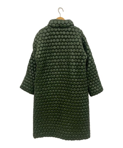 ISSEY MIYAKE（イッセイミヤケ）ISSEY MIYAKE (イッセイミヤケ) 中綿ロングコート オリーブ サイズ:2の古着・服飾アイテム