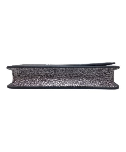 Maison Margiela（メゾンマルジェラ）Maison Margiela (メゾンマルジェラ) WALLET ON CHAIN MEDIUM（ウォレットオンチェーンミディアム） シルバー サイズ:- 未使用品の古着・服飾アイテム