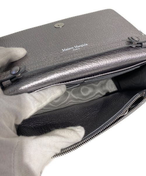 Maison Margiela（メゾンマルジェラ）Maison Margiela (メゾンマルジェラ) WALLET ON CHAIN MEDIUM（ウォレットオンチェーンミディアム） シルバー サイズ:- 未使用品の古着・服飾アイテム