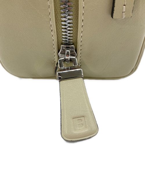 BALLY（バリー）BALLY (バリー) キューブショルダーバッグ アイボリーの古着・服飾アイテム