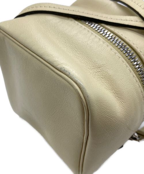 BALLY（バリー）BALLY (バリー) キューブショルダーバッグ アイボリーの古着・服飾アイテム