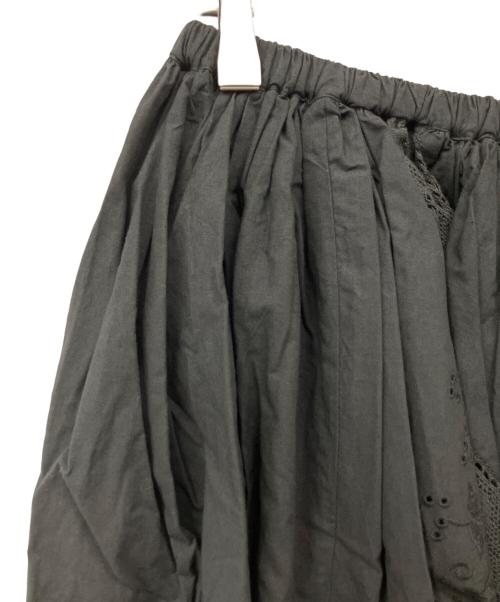 crinkle crinkle crinkle（クリンクル クリンクル クリンクル）crinkle crinkle crinkle (クリンクル クリンクル クリンクル) 2way embroidery mini skirt ブラック サイズ:Freeの古着・服飾アイテム