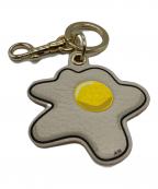 ANYA HINDMARCHアニヤ・ハインドマーチ）の古着「EGGキーリング」｜ホワイト