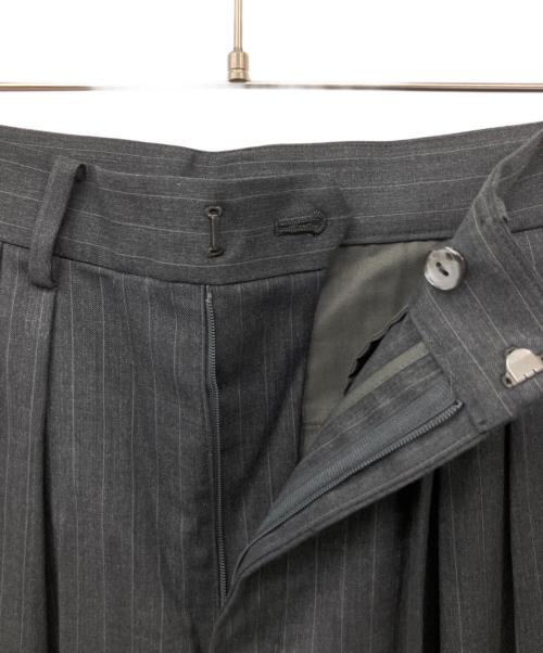 Plage（プラージュ）Plage (プラージュ) PIN STRIPE 3 TUCK パンツ グレー サイズ:36の古着・服飾アイテム