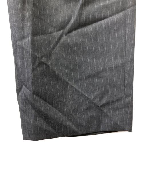 Plage（プラージュ）Plage (プラージュ) PIN STRIPE 3 TUCK パンツ グレー サイズ:36の古着・服飾アイテム