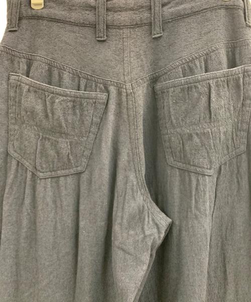 ISSEY MIYAKE MEN（イッセイミヤケメン）ISSEY MIYAKE MEN (イッセイミヤケメン) ISSEY MIYAKE MEN　2タックスラックスパンツ ブラック サイズ:Mの古着・服飾アイテム