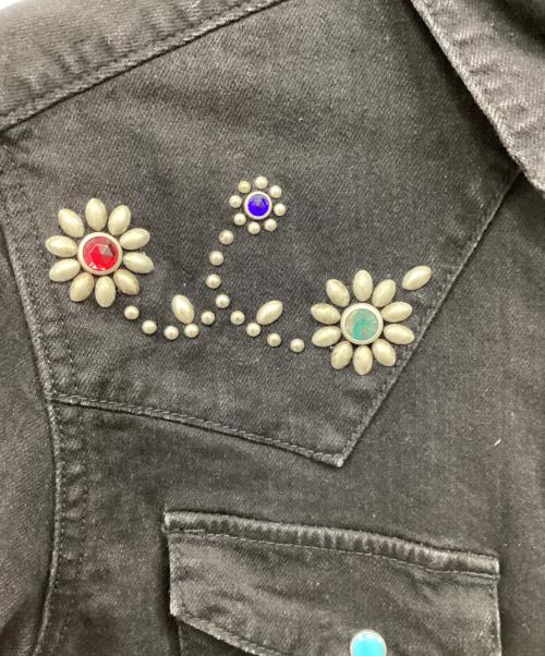 HTC STUDS（エイチティーシースタッズ）HTC STUDS (エイチティーシースタッズ) AKM (エーケーエム) ウエスタンデニムスタッズシャツ ブラック サイズ:M　の古着・服飾アイテム