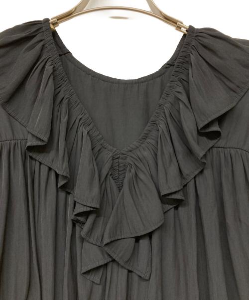 Spick and Span（スピック＆スパン）Spick and Span (スピックアンドスパン) フリルVネックブラウス ブラック サイズ:Freeの古着・服飾アイテム