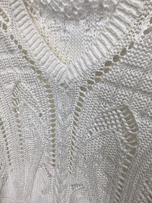 Mame Kurogouchi（マメクロゴウチ）mame kurogouchi (マメクロゴウチ) Curtain Lace Pattern Knitted V Neck Vest オフホワイト サイズ:2の古着・服飾アイテム