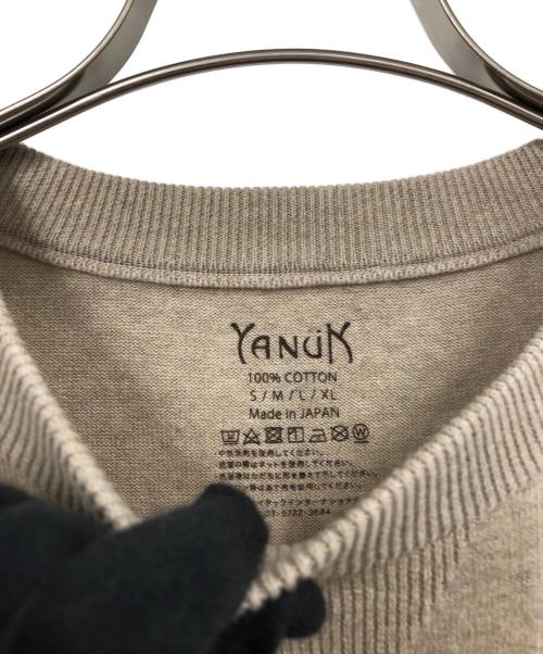 YANUK（ヤヌーク）YANUK (ヤヌーク) 15G ホールガーメント天竺編みクルーネックニット ベージュ サイズ:FREEの古着・服飾アイテム
