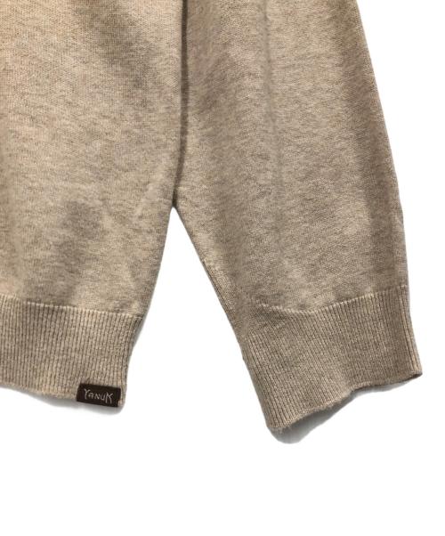 YANUK（ヤヌーク）YANUK (ヤヌーク) 15G ホールガーメント天竺編みクルーネックニット ベージュ サイズ:FREEの古着・服飾アイテム