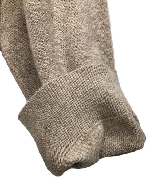 YANUK（ヤヌーク）YANUK (ヤヌーク) 15G ホールガーメント天竺編みクルーネックニット ベージュ サイズ:FREEの古着・服飾アイテム