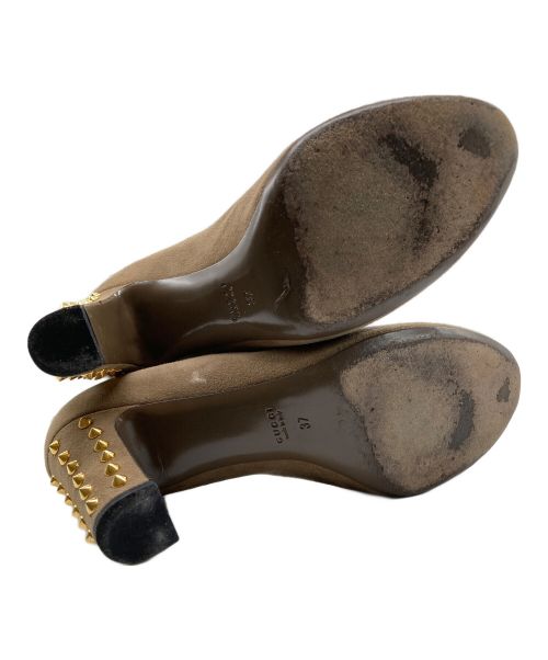 GUCCI（グッチ）GUCCI (グッチ) スタッズスウェードパンプス ブラウン サイズ:37の古着・服飾アイテム