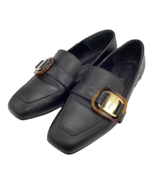 Salvatore Ferragamo（サルヴァトーレ フェラガモ）Salvatore Ferragamo (サルヴァトーレ フェラガモ) VARA CHAIN ローファー ブラック サイズ:5の古着・服飾アイテム