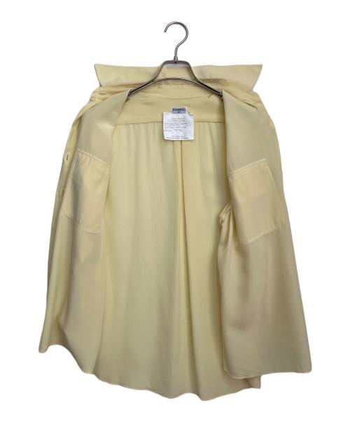 CHANEL（シャネル）CHANEL (シャネル) ロゴボタンシルクシャツ イエロー サイズ:34の古着・服飾アイテム