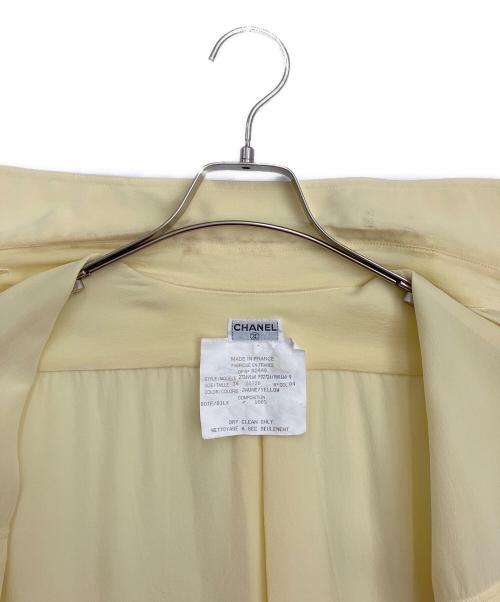 CHANEL（シャネル）CHANEL (シャネル) ロゴボタンシルクシャツ イエロー サイズ:34の古着・服飾アイテム
