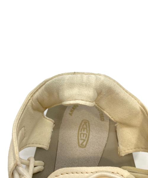 KEEN（キーン）KEEN (キーン) “UNEEK” サンダル ユニーク 編み込み スポーツサンダル ホワイト サイズ:24.5ｃｍの古着・服飾アイテム