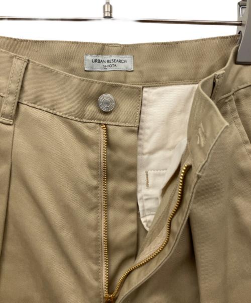 URBAN RESEARCH（アーバンリサーチ）URBAN RESEARCH (アーバンリサーチ) SHIOTA (シオタ) WIDE CINOH PANTS ベージュ サイズ:34の古着・服飾アイテム