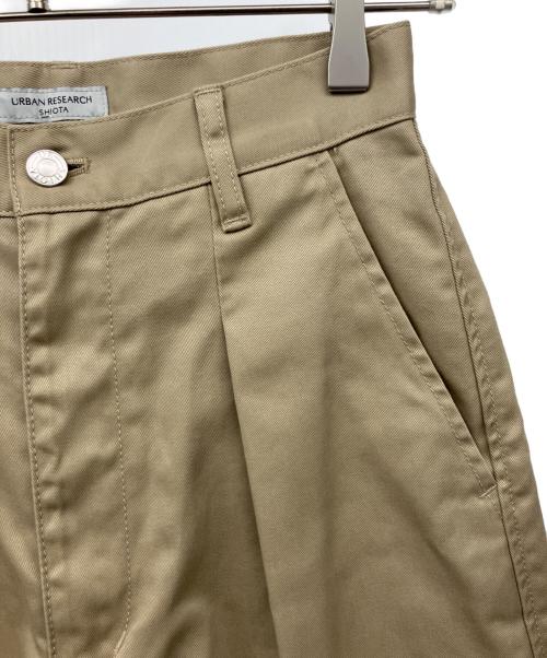 URBAN RESEARCH（アーバンリサーチ）URBAN RESEARCH (アーバンリサーチ) SHIOTA (シオタ) WIDE CINOH PANTS ベージュ サイズ:34の古着・服飾アイテム